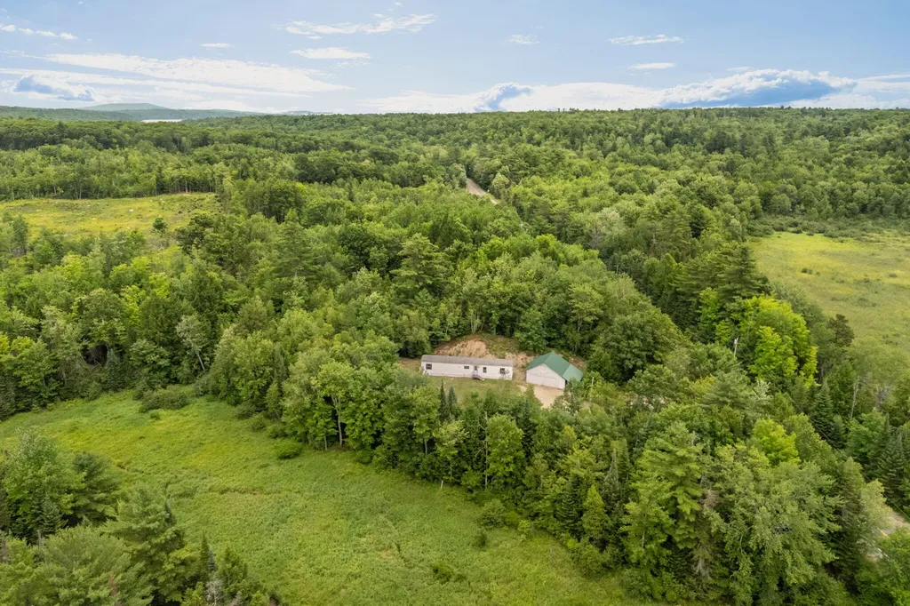 914 Pond Road Wales ME 04280