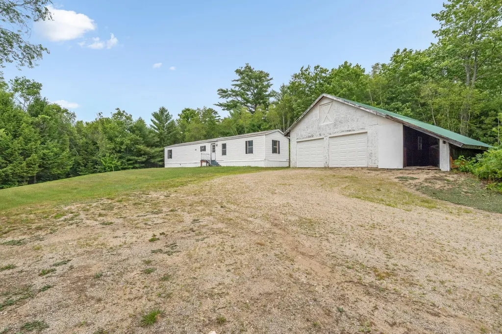 914 Pond Road Wales ME 04280
