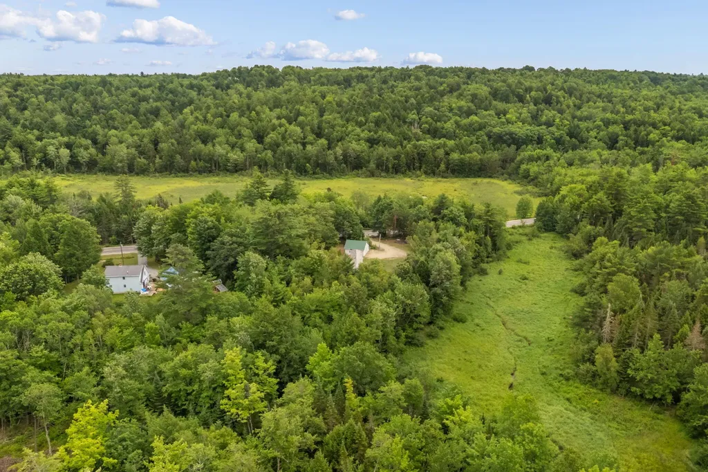 914 Pond Road Wales ME 04280