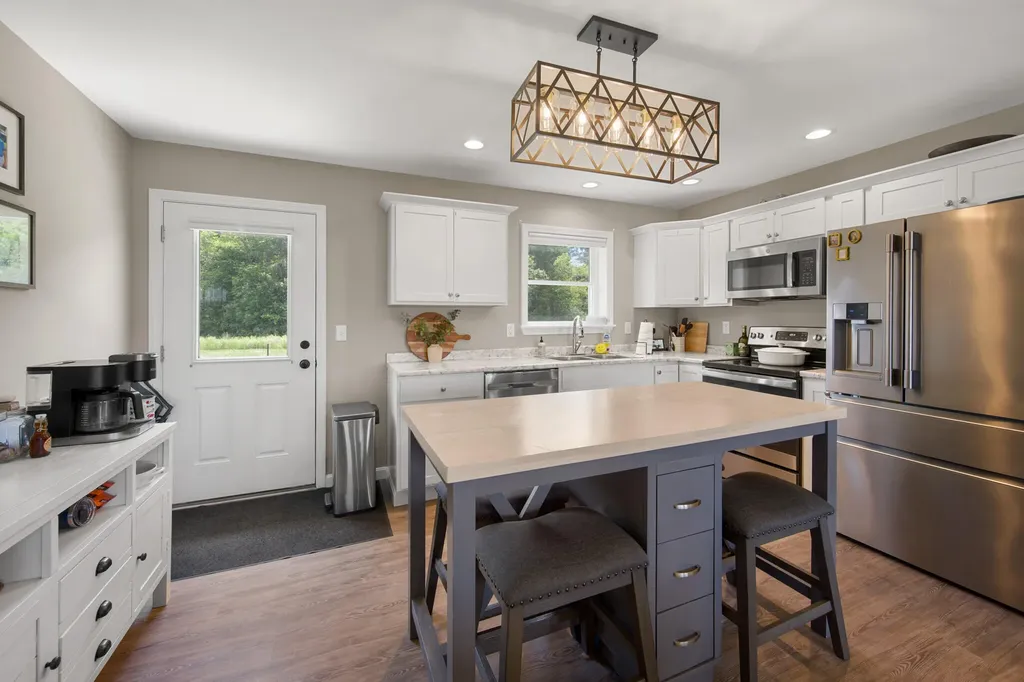 47 Stearns Farm Road Hampden ME 04444