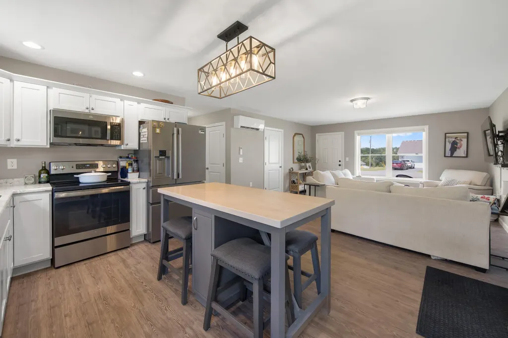 47 Stearns Farm Road Hampden ME 04444