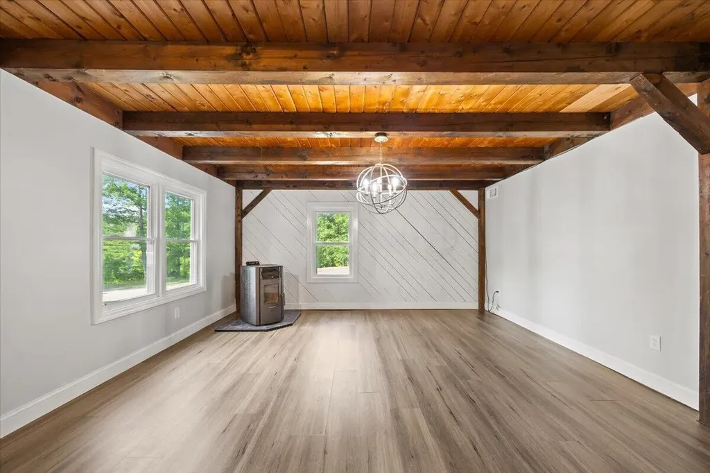 377 River Road Bowdoinham ME 04008