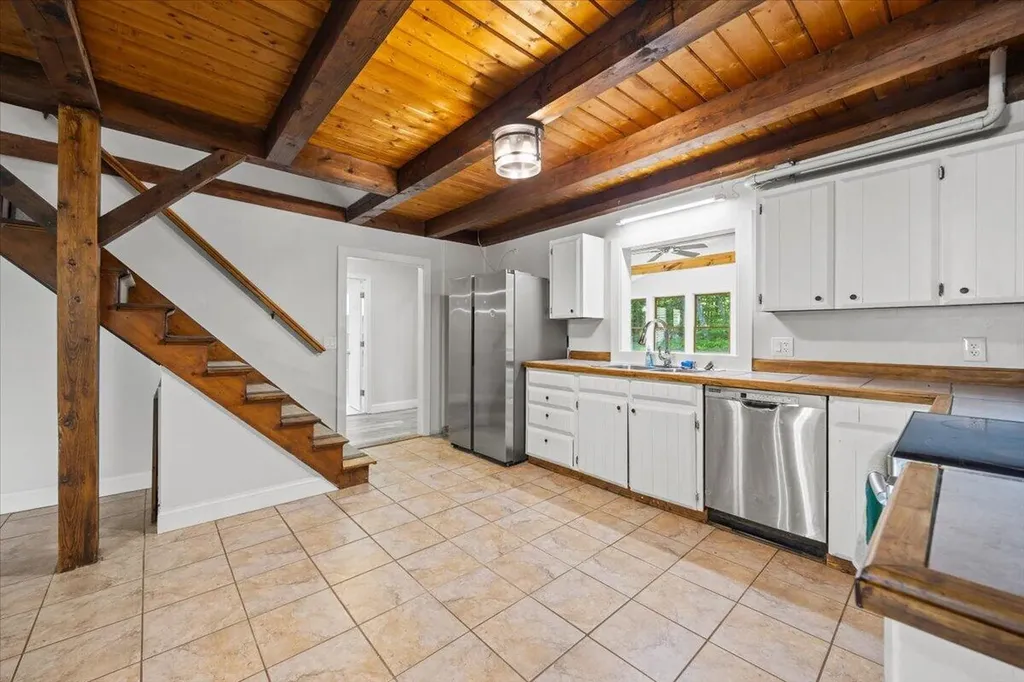 377 River Road Bowdoinham ME 04008