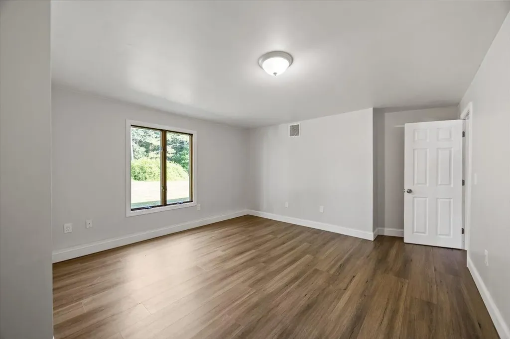377 River Road Bowdoinham ME 04008