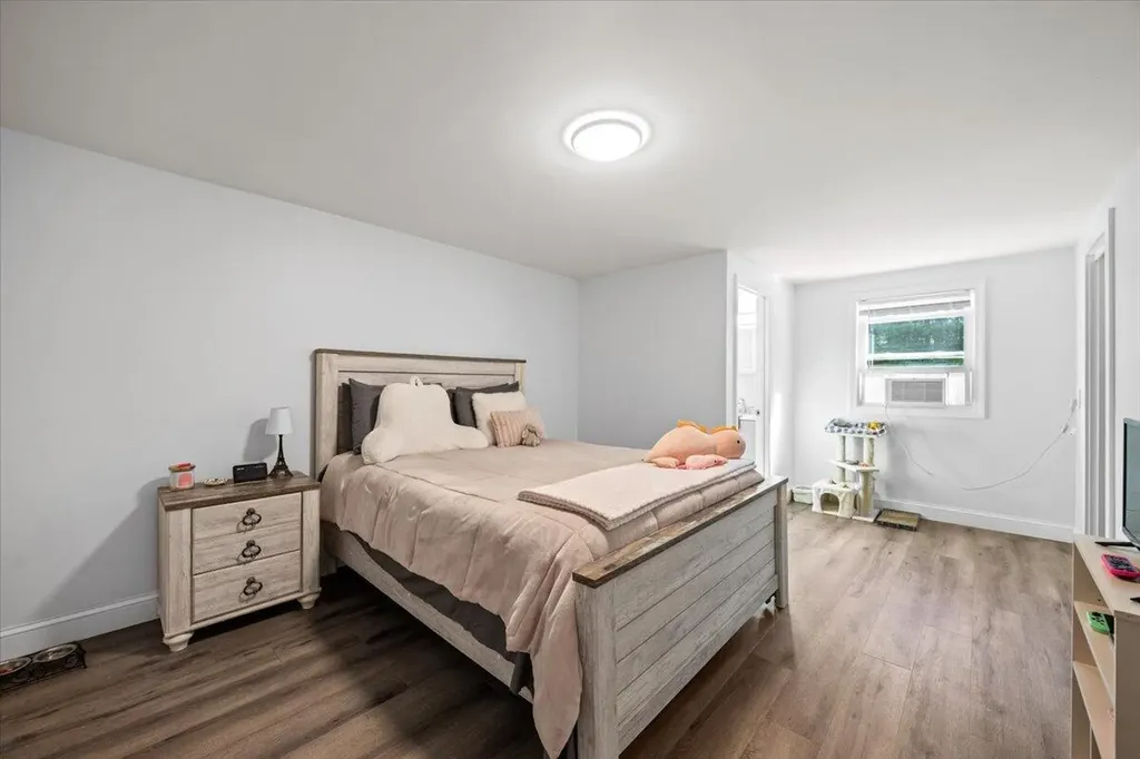 377 River Road Bowdoinham ME 04008