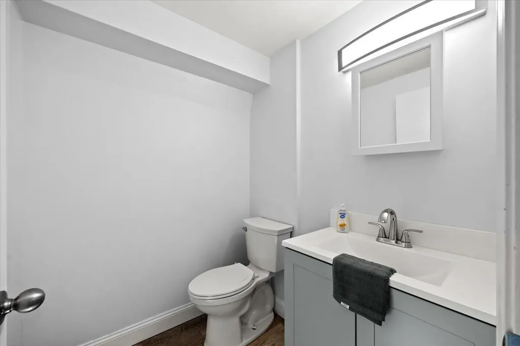 377 River Road Bowdoinham ME 04008