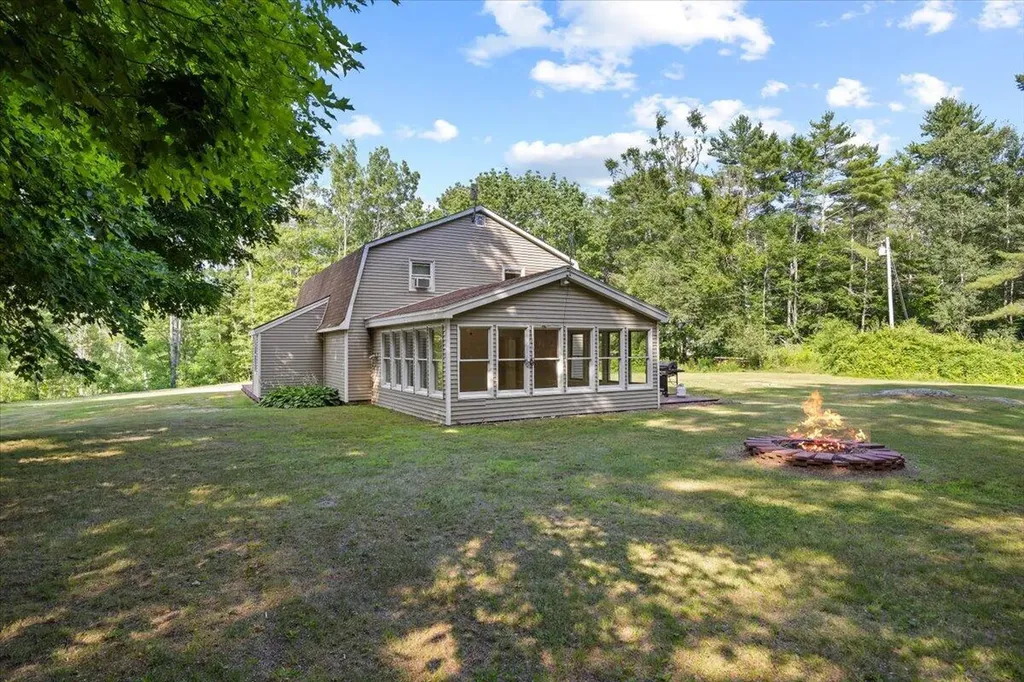 377 River Road Bowdoinham ME 04008