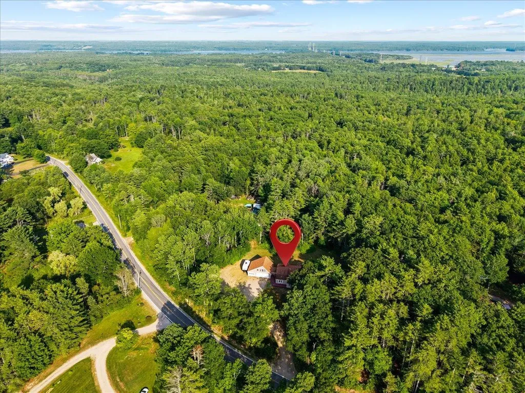 377 River Road Bowdoinham ME 04008