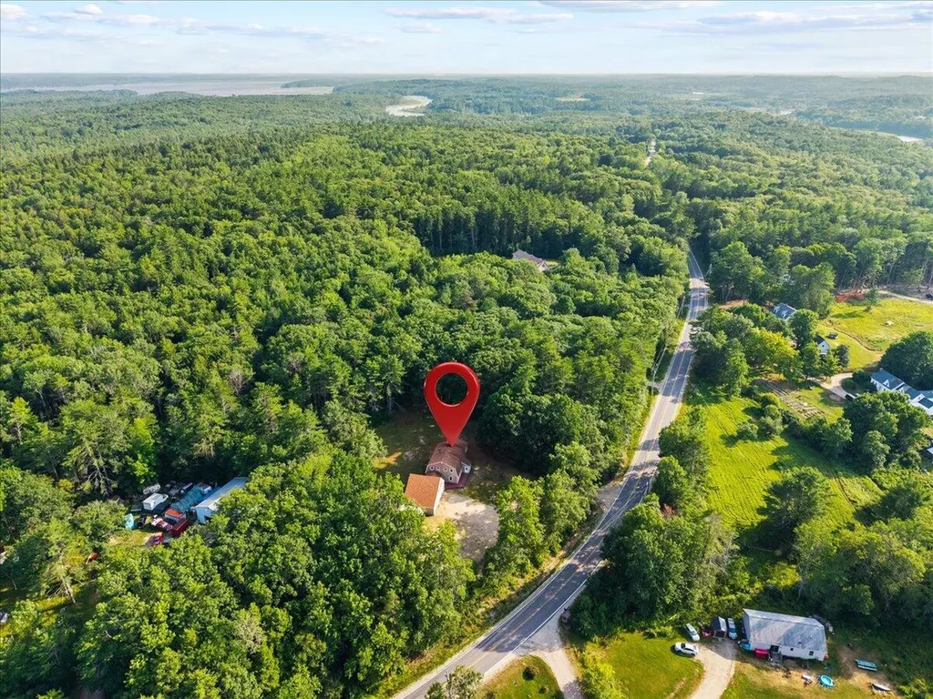 377 River Road Bowdoinham ME 04008