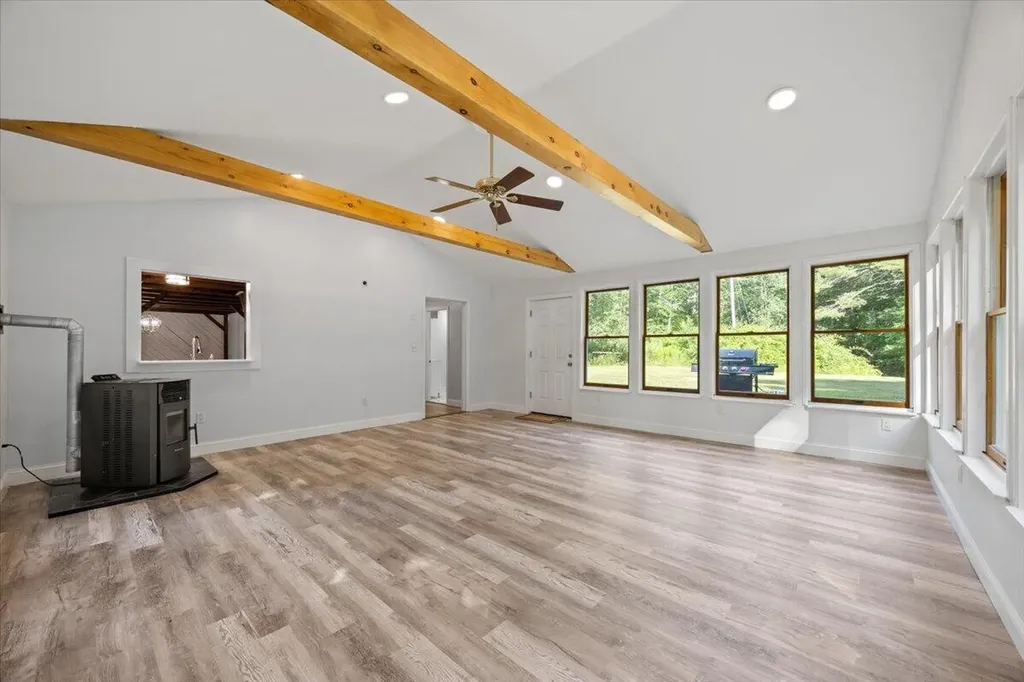 377 River Road Bowdoinham ME 04008