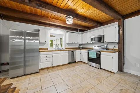 377 River Road Bowdoinham ME 04008