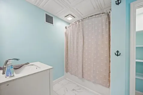 377 River Road Bowdoinham ME 04008