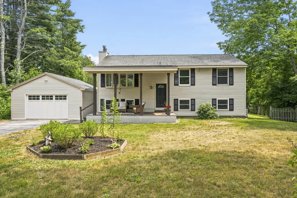 5 Partridge Lane Gray ME 04039