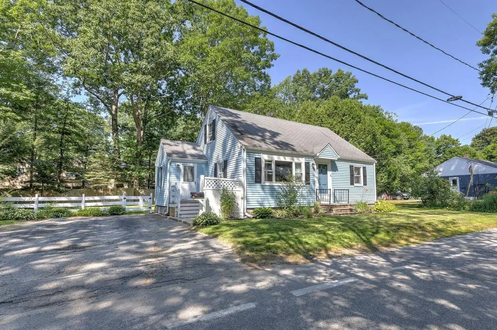 43 Bates Street Yarmouth ME 04096