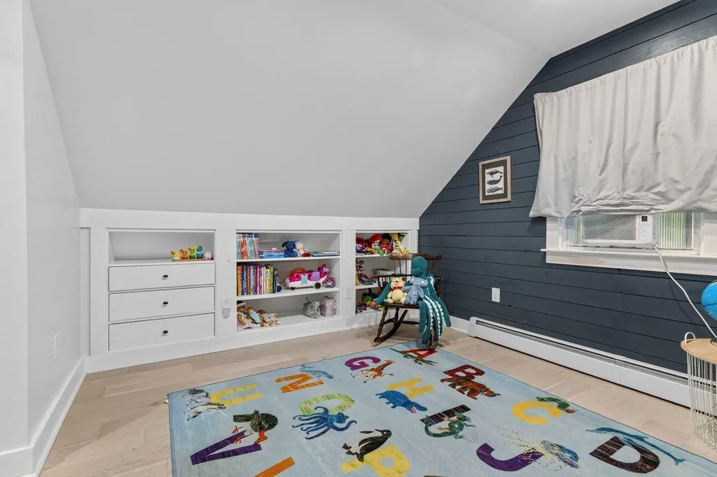 43 Bates Street Yarmouth ME 04096