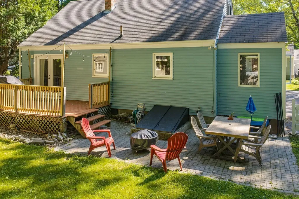 43 Bates Street Yarmouth ME 04096