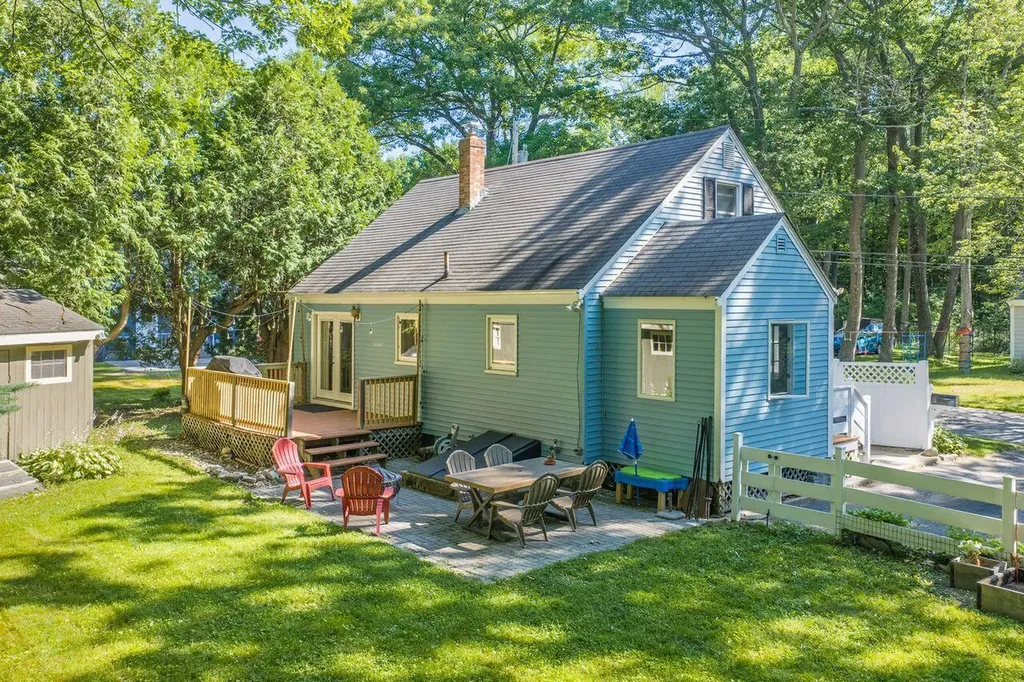 43 Bates Street Yarmouth ME 04096