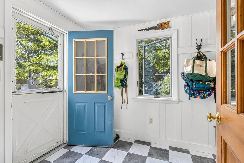43 Bates Street Yarmouth ME 04096