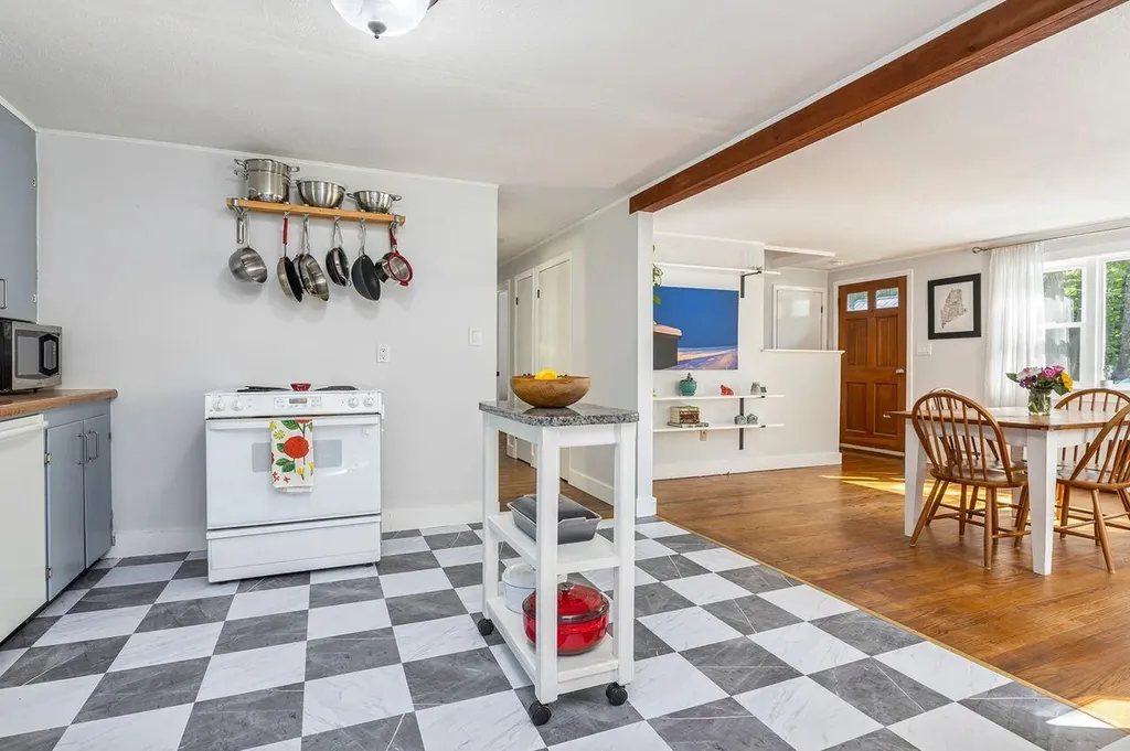 43 Bates Street Yarmouth ME 04096