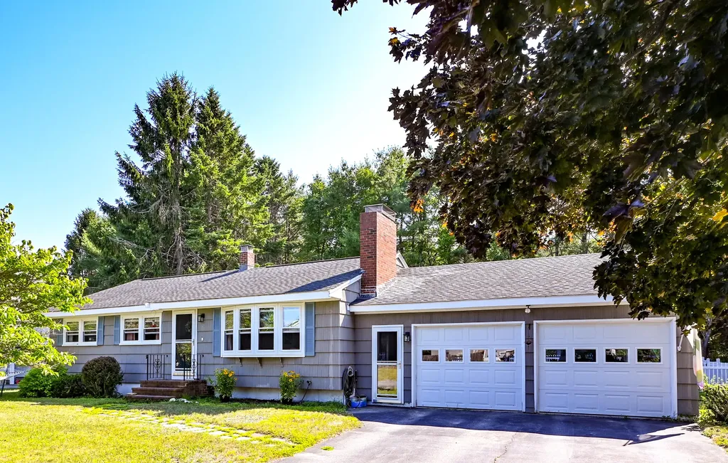 21 Vernon Road Cape Elizabeth ME 04107
