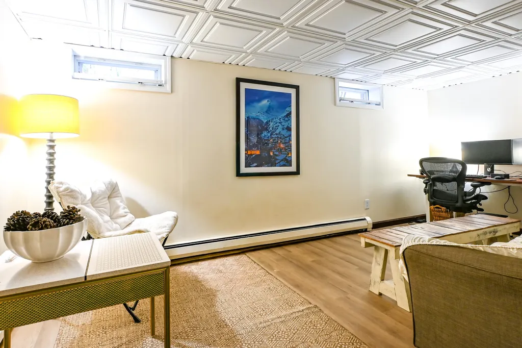 21 Vernon Road Cape Elizabeth ME 04107