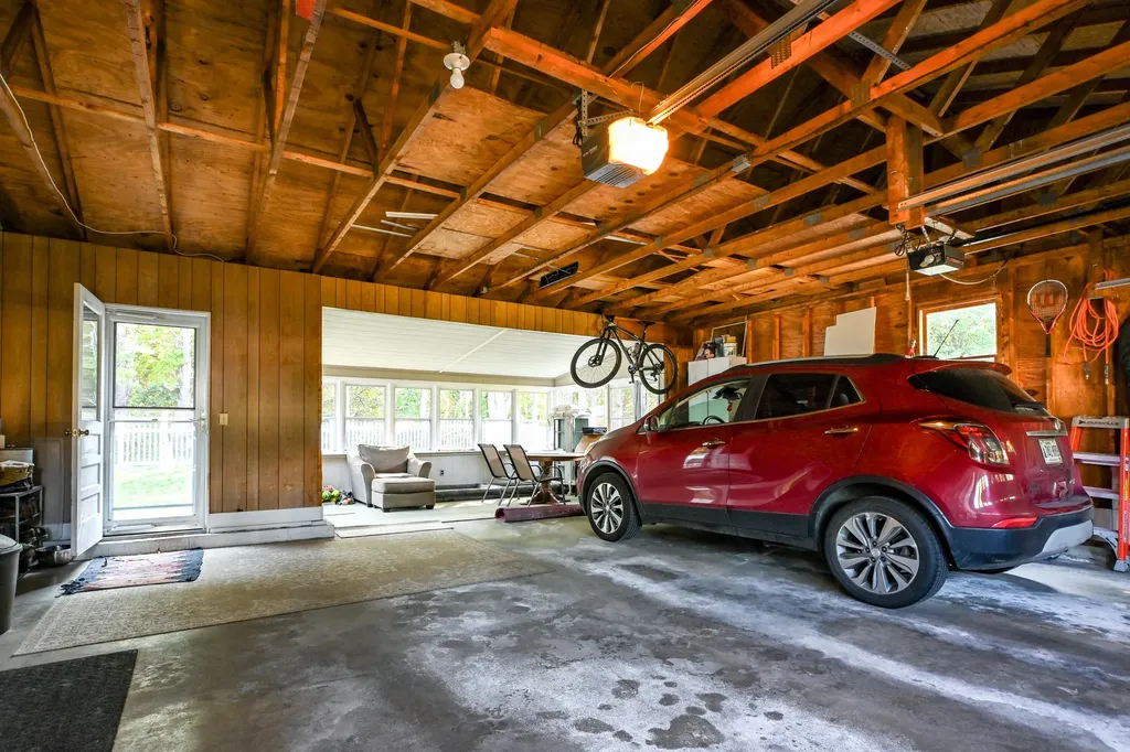 21 Vernon Road Cape Elizabeth ME 04107