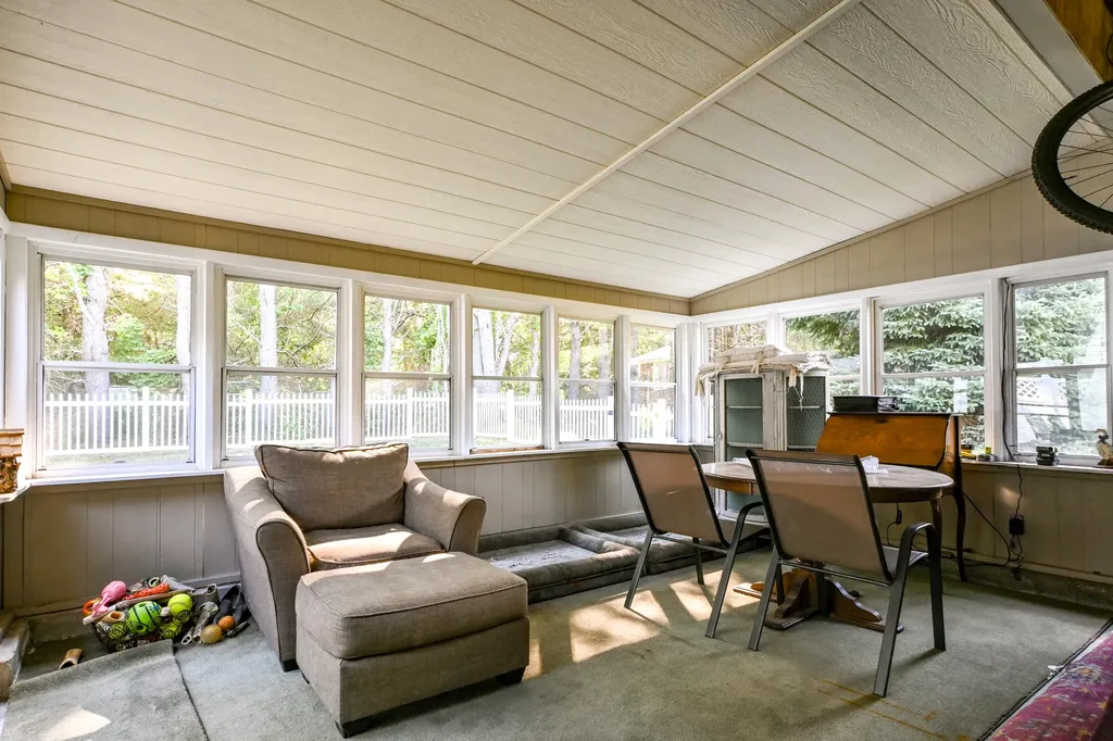 21 Vernon Road Cape Elizabeth ME 04107