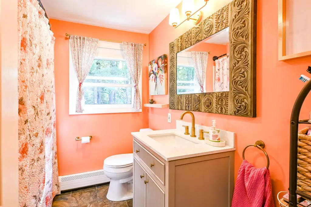 21 Vernon Road Cape Elizabeth ME 04107