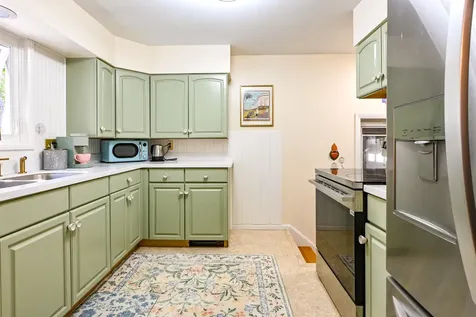 21 Vernon Road Cape Elizabeth ME 04107