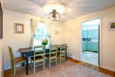 21 Vernon Road Cape Elizabeth ME 04107