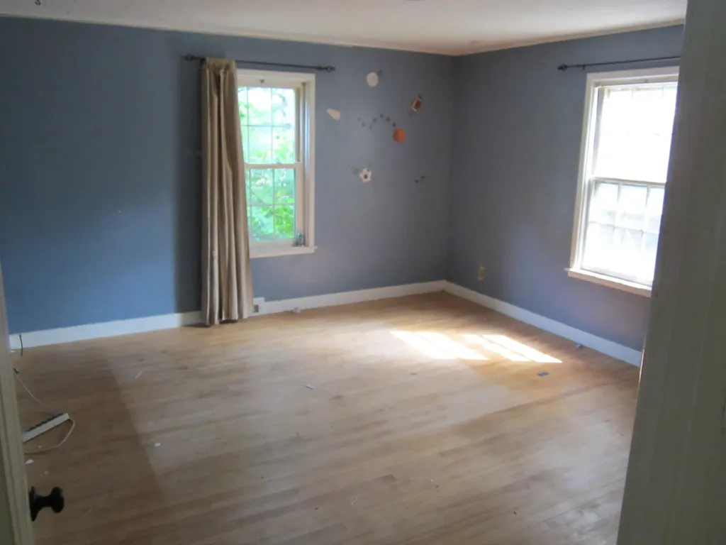 9 Charles Street Lewiston ME 04240