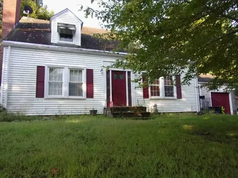 9 Charles Street Lewiston ME 04240