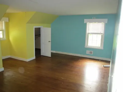 9 Charles Street Lewiston ME 04240