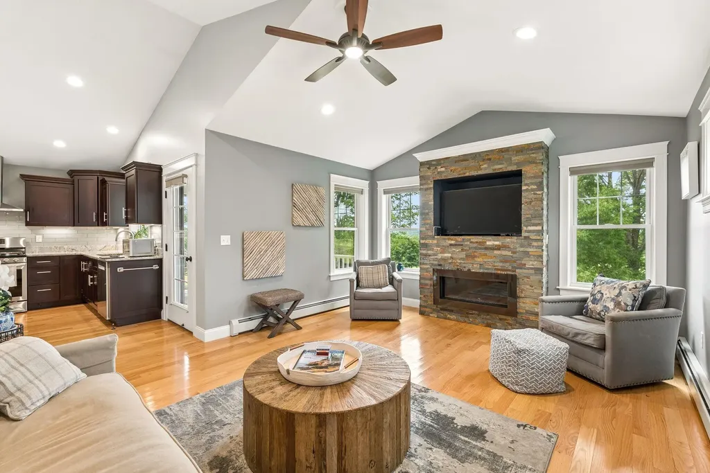 21 Callaway Drive Gray ME 04039