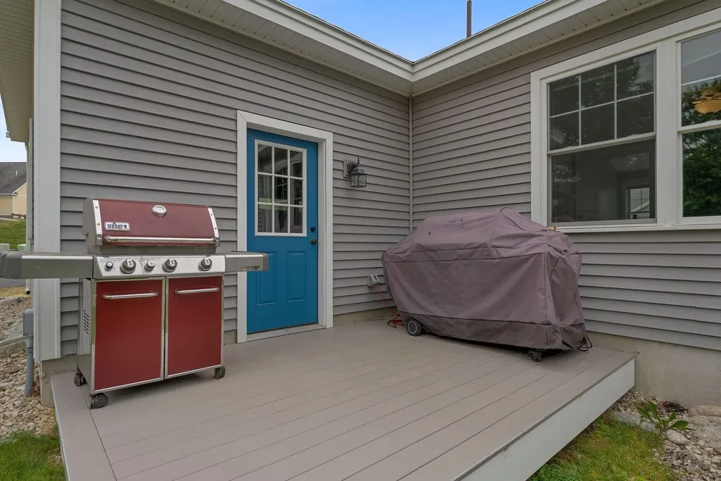 21 Callaway Drive Gray ME 04039