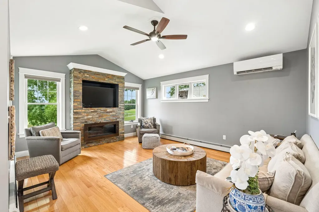21 Callaway Drive Gray ME 04039