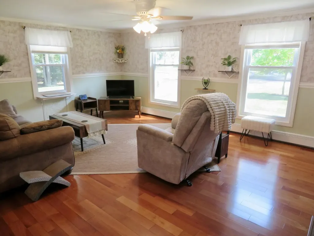 33 Oak Wood Drive Gorham ME 04038