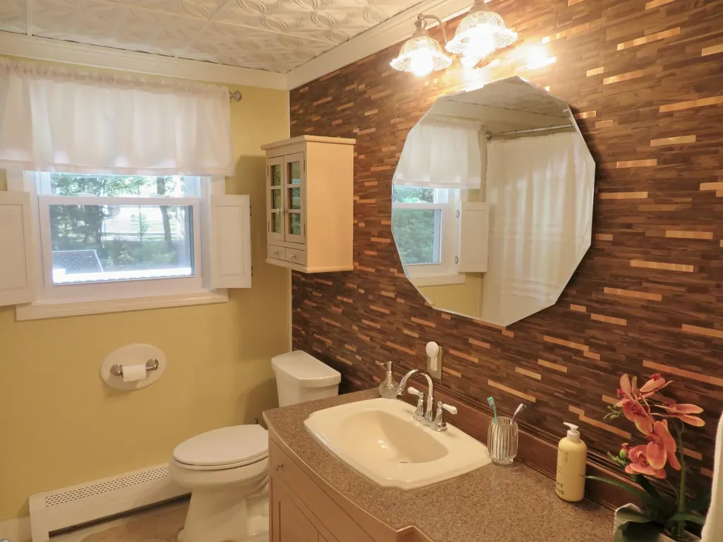 33 Oak Wood Drive Gorham ME 04038