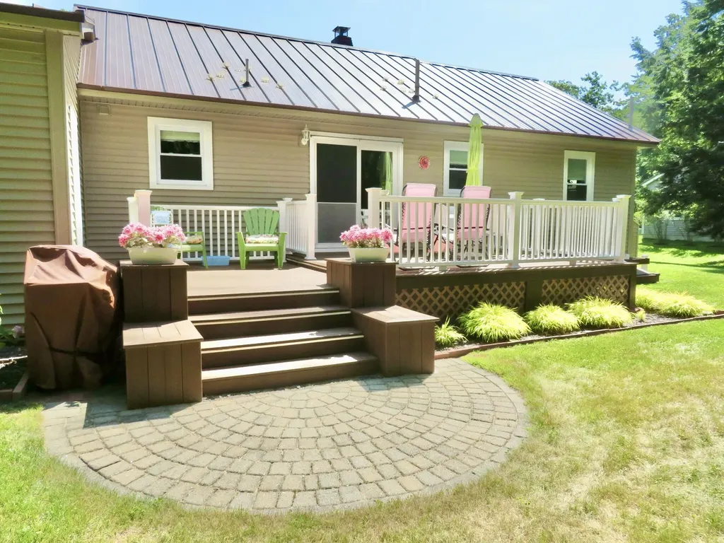33 Oak Wood Drive Gorham ME 04038