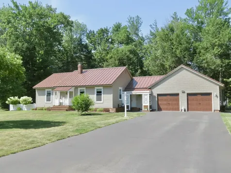 33 Oak Wood Drive Gorham ME 04038