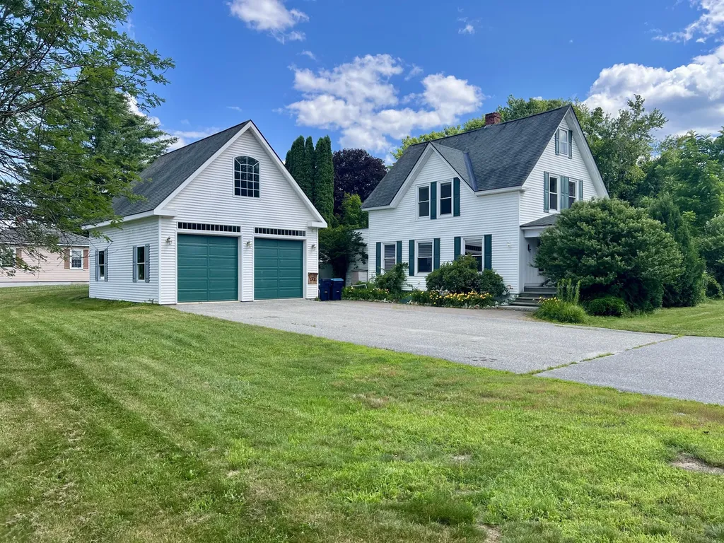 1079 Turner Street Auburn ME 04210