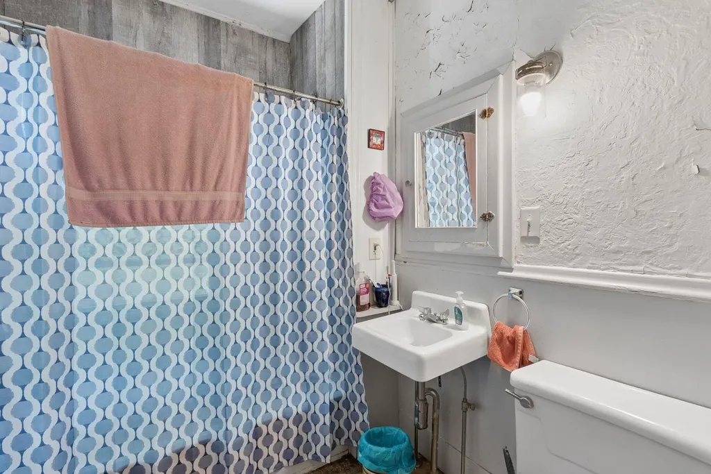 171 Walnut Street Lewiston ME 04240
