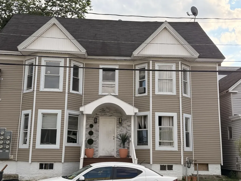 125 Pierce Street Lewiston ME 04240