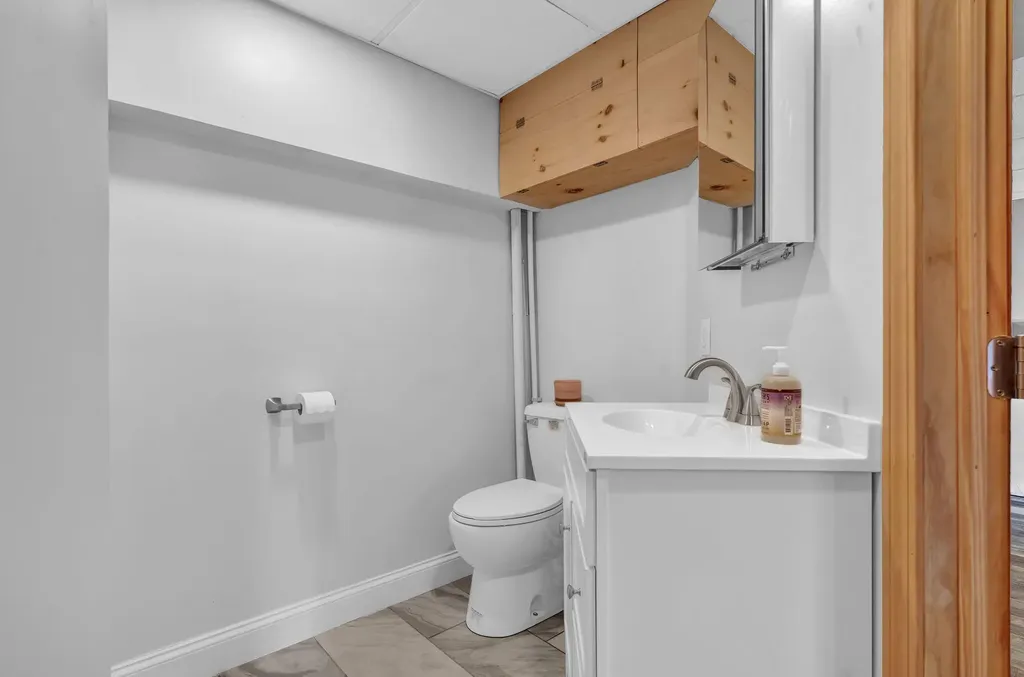 22 Murphy Lane Hampden ME 04444