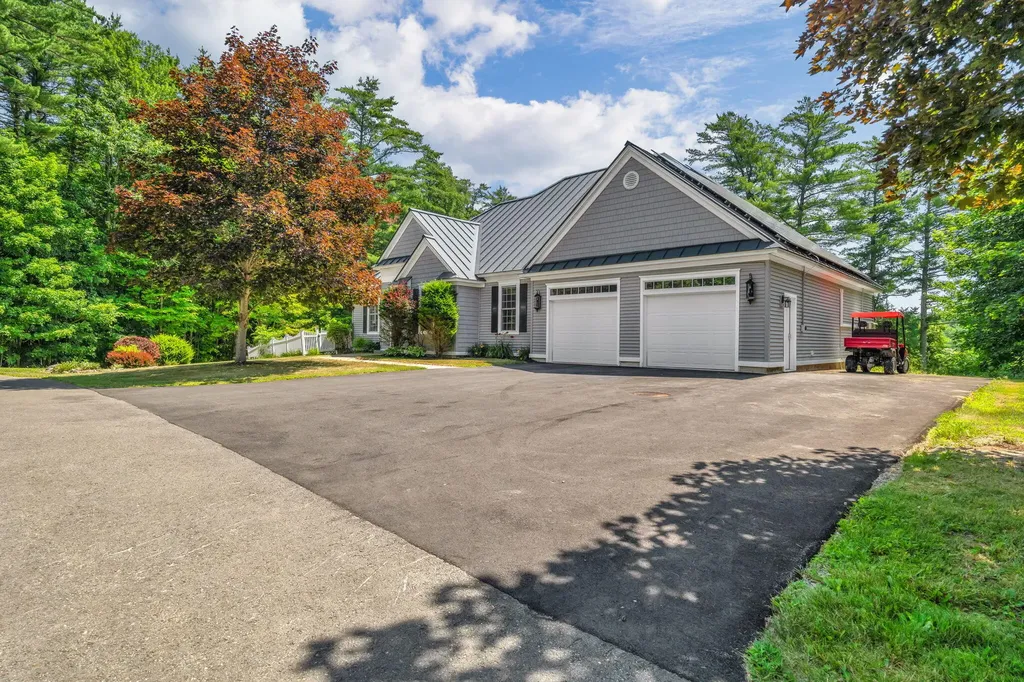22 Murphy Lane Hampden ME 04444