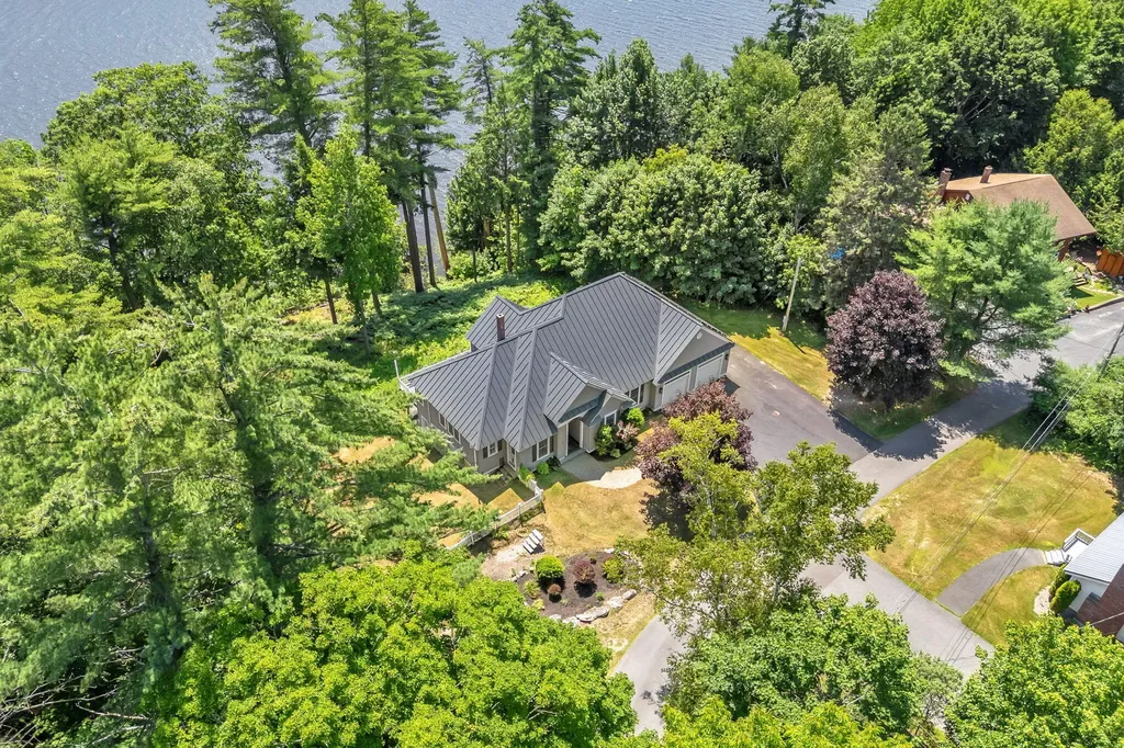 22 Murphy Lane Hampden ME 04444