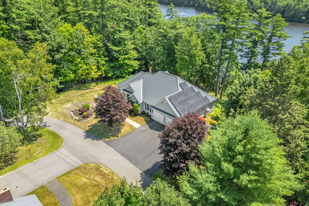 22 Murphy Lane Hampden ME 04444