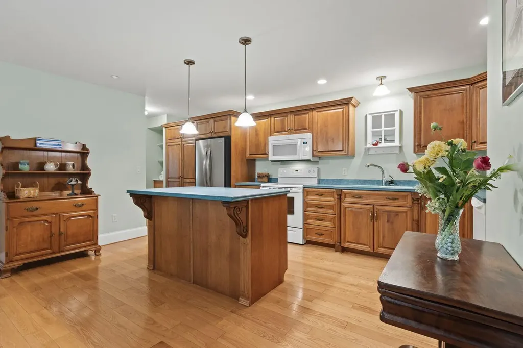 330 Main Street Cumberland ME 04021