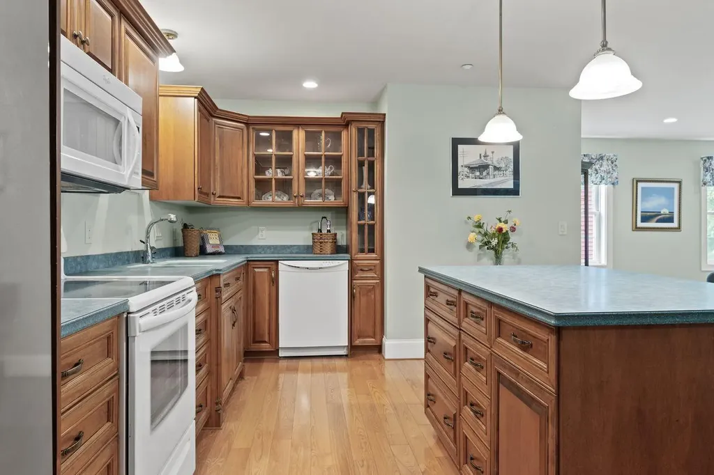 330 Main Street Cumberland ME 04021