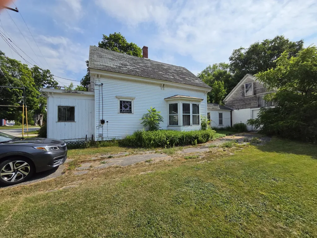 36 Ferry Road Lisbon ME 04250